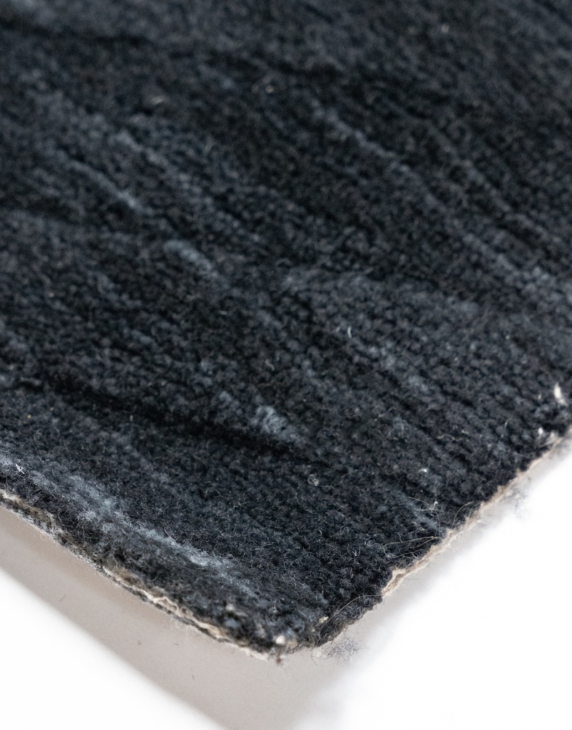 KIRTI D3030 GRIS OBSCURO 60*90 TAPETE - LN25